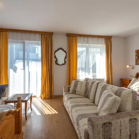 Platzhirsch Zur Alten Wagnerei Gastehaus
