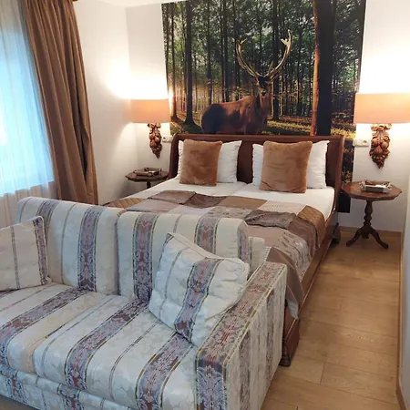 Platzhirsch Zur Alten Wagnerei Gastehaus Oda ve Kahvaltı