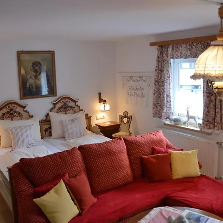 Bed & Breakfast Platzhirsch Zur Alten Wagnerei Gaestehaus