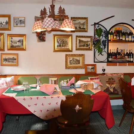 Platzhirsch Zur Alten Wagnerei Gastehaus