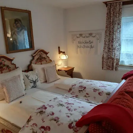 Platzhirsch Zur Alten Wagnerei Gastehaus