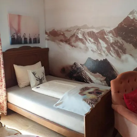 Bed & Breakfast Platzhirsch Zur Alten Wagnerei Gastehaus 3*