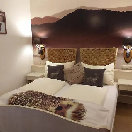 Bed & Breakfast Platzhirsch Zur Alten Wagnerei Gastehaus