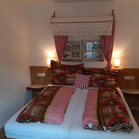 Bed & Breakfast Platzhirsch Zur Alten Wagnerei Gastehaus Sankt Wolfgang im Salzkammergut