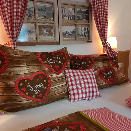 Platzhirsch Zur Alten Wagnerei Gastehaus