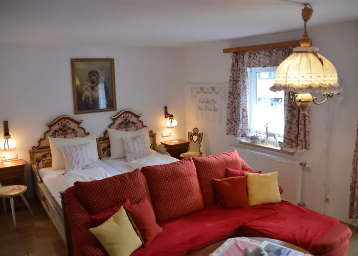 Bed & Breakfast Platzhirsch Zur Alten Wagnerei Gastehaus