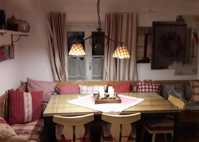 Bed & Breakfast Platzhirsch Zur Alten Wagnerei Gastehaus