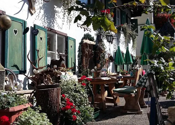 Bed & Breakfast Platzhirsch Zur Alten Wagnerei Gastehaus