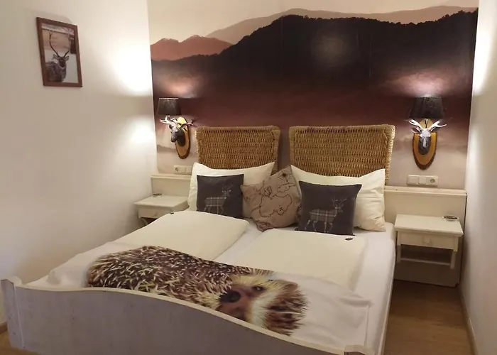 Bed & Breakfast Platzhirsch Zur Alten Wagnerei Gastehaus